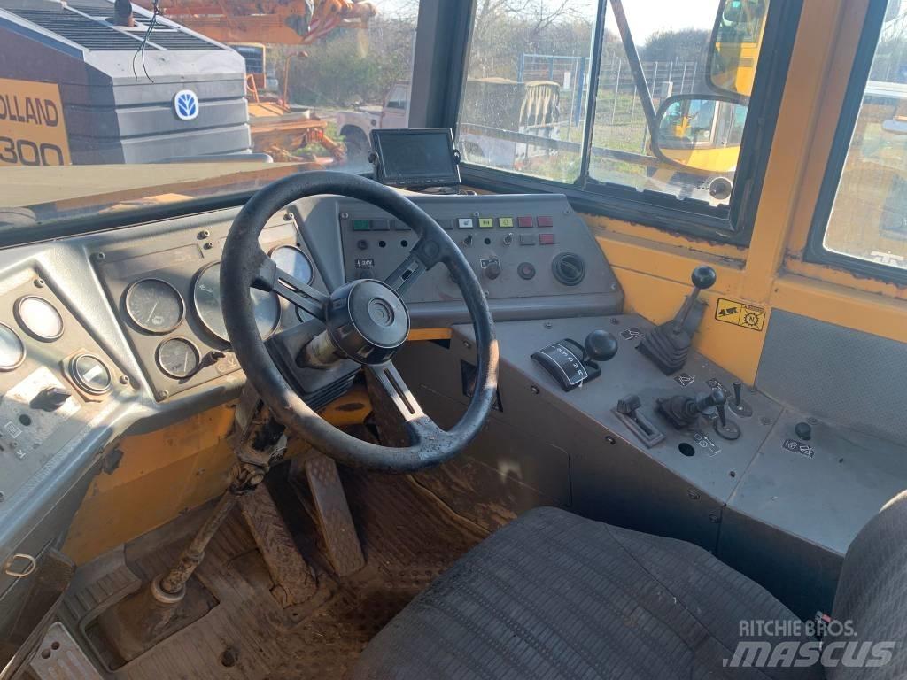 Volvo A 25 C Belden kirma kaya kamyonu