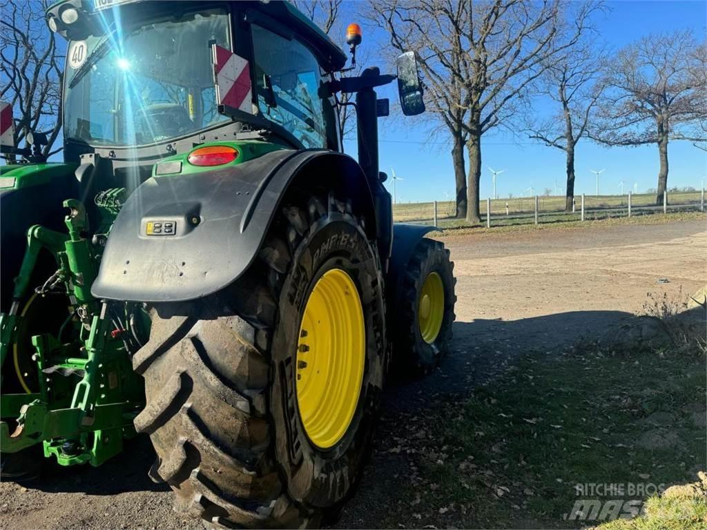 John Deere 6230R Traktörler