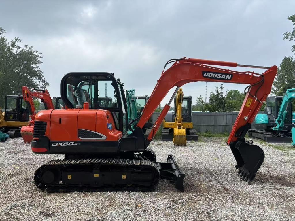 Doosan DX 60 Mini ekskavatörler, 7 tona dek