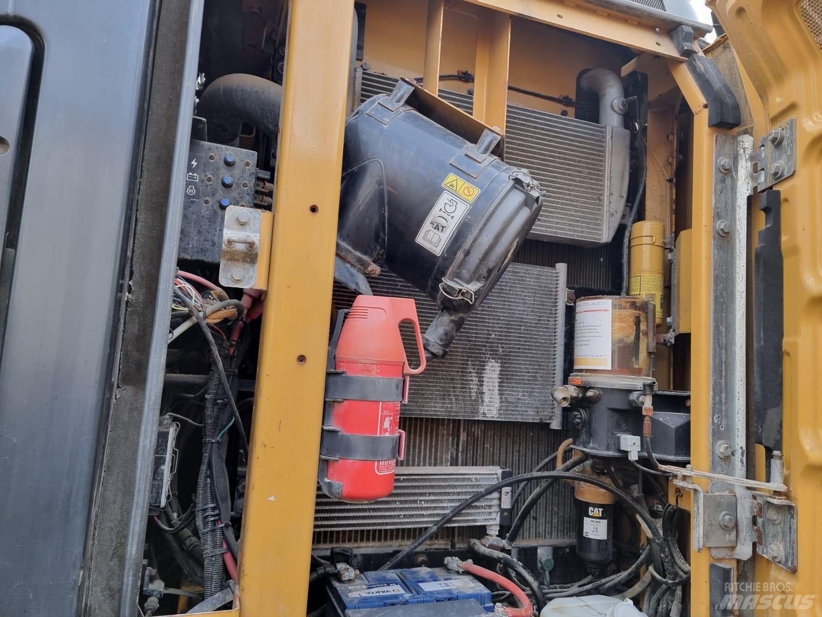 CAT 320 E Paletli ekskavatörler
