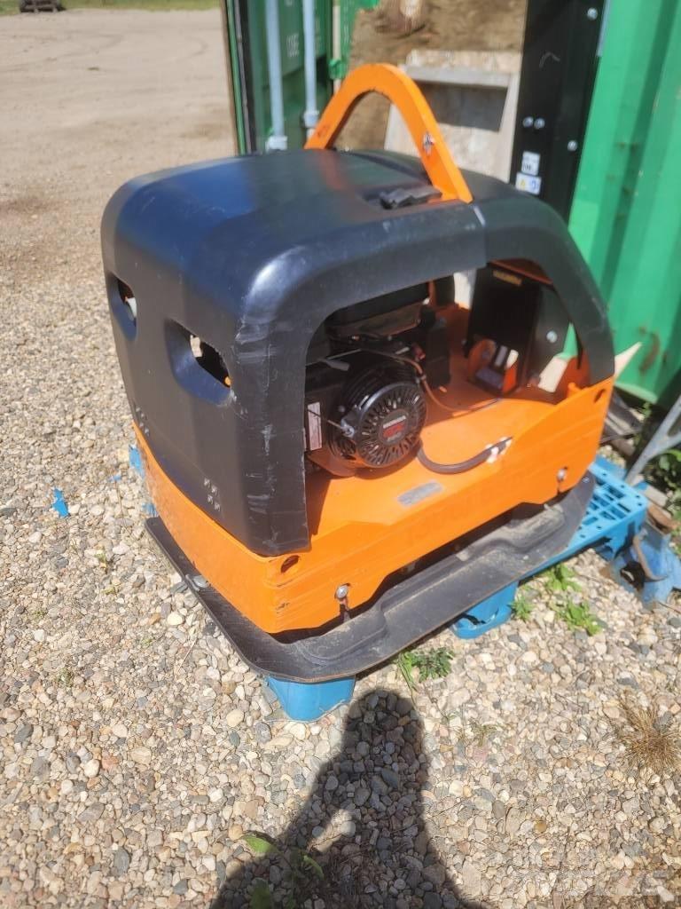 Atlas Copco RP400 Çekilir titreşimli silindirler