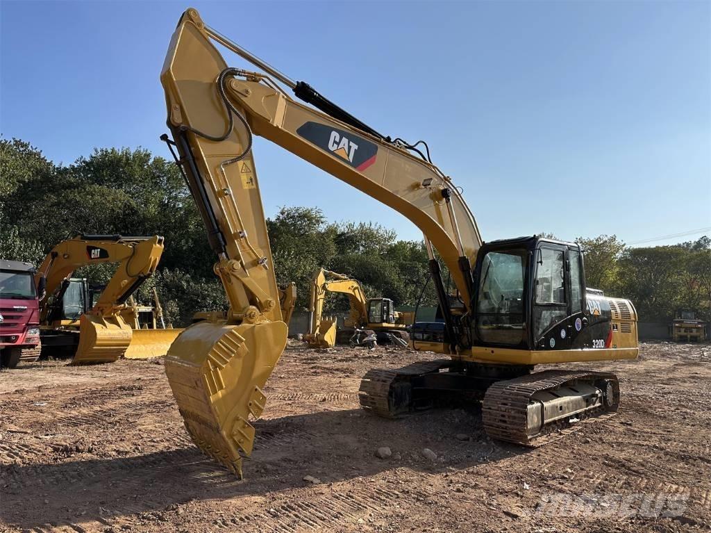 CAT 320DL Paletli ekskavatörler