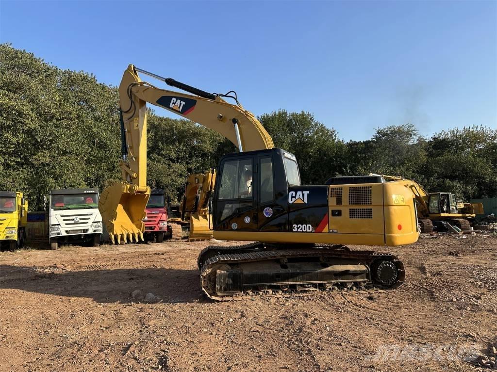 CAT 320DL Paletli ekskavatörler