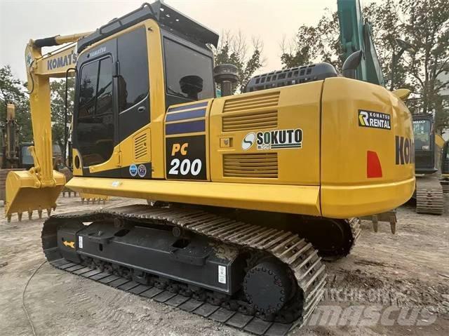 Komatsu PC 200-8 Paletli ekskavatörler