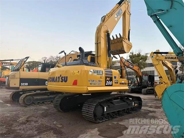 Komatsu PC 200-8 Paletli ekskavatörler
