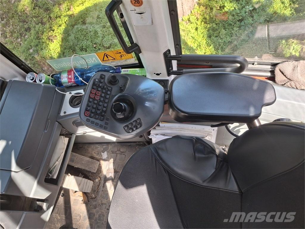 Komatsu 845 Tomruk yükleyici traktörler