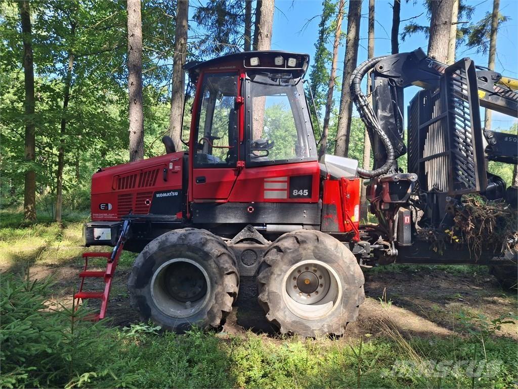Komatsu 845 Tomruk yükleyici traktörler
