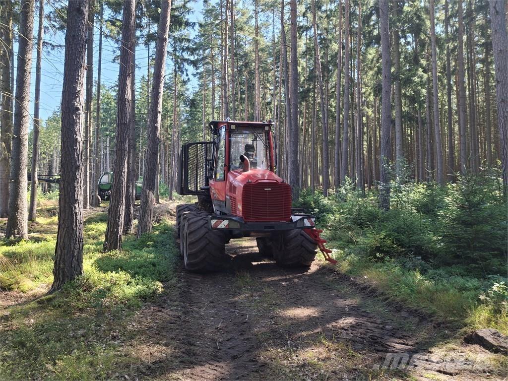 Komatsu 845 Tomruk yükleyici traktörler