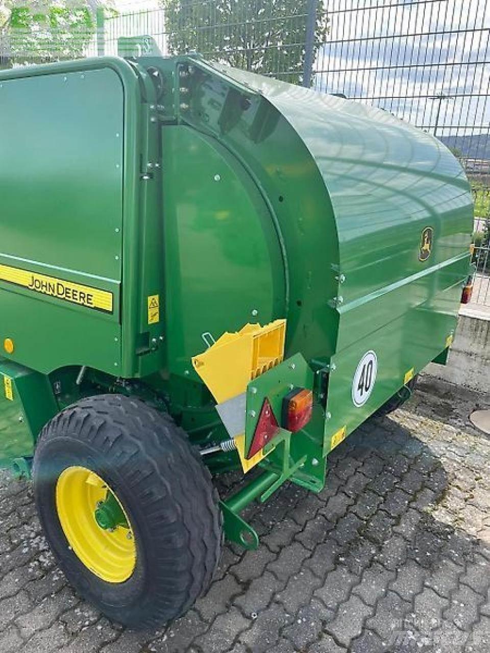 John Deere f440e Küp balya makinalari