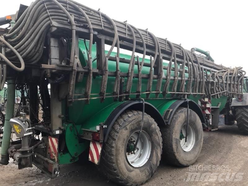 Samson PG 20 Sivi gübre ve ilaç tankerleri