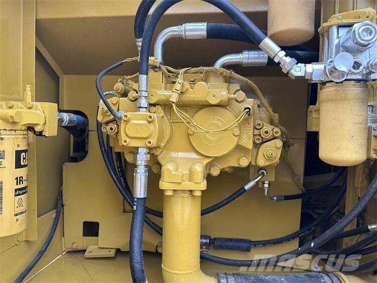 CAT 326D Paletli ekskavatörler