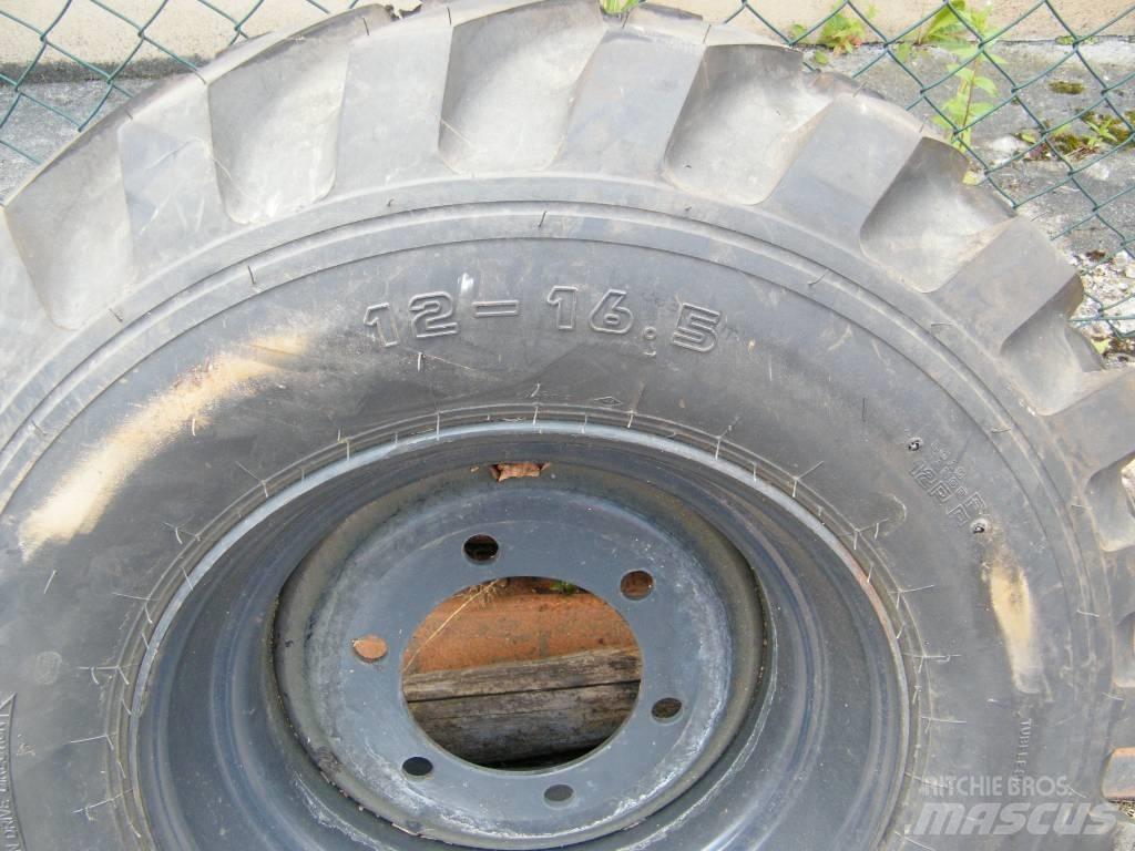 Kumho 12-16,5 Lastikler