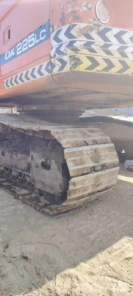 Doosan DX 225LC Paletli ekskavatörler