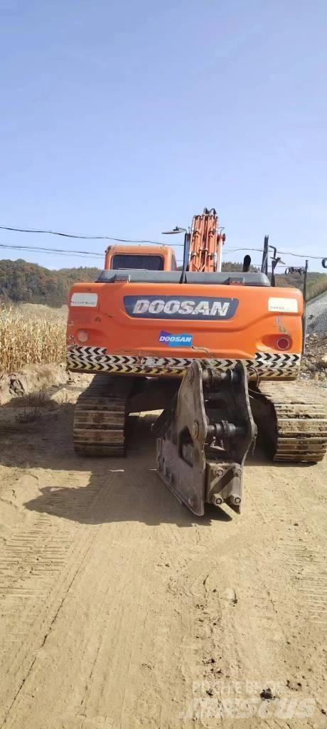 Doosan DX 225LC Paletli ekskavatörler