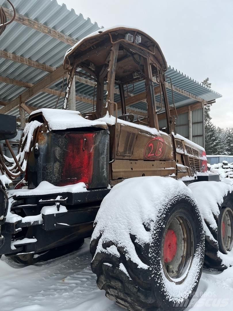 Komatsu 895 Tomruk yükleyici traktörler