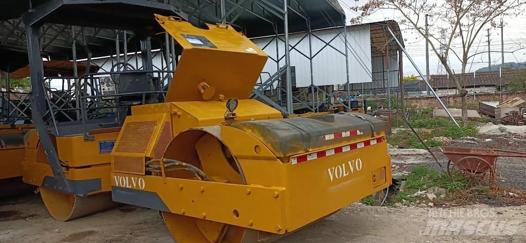 Volvo DD110 Çift tamburlu silindirler