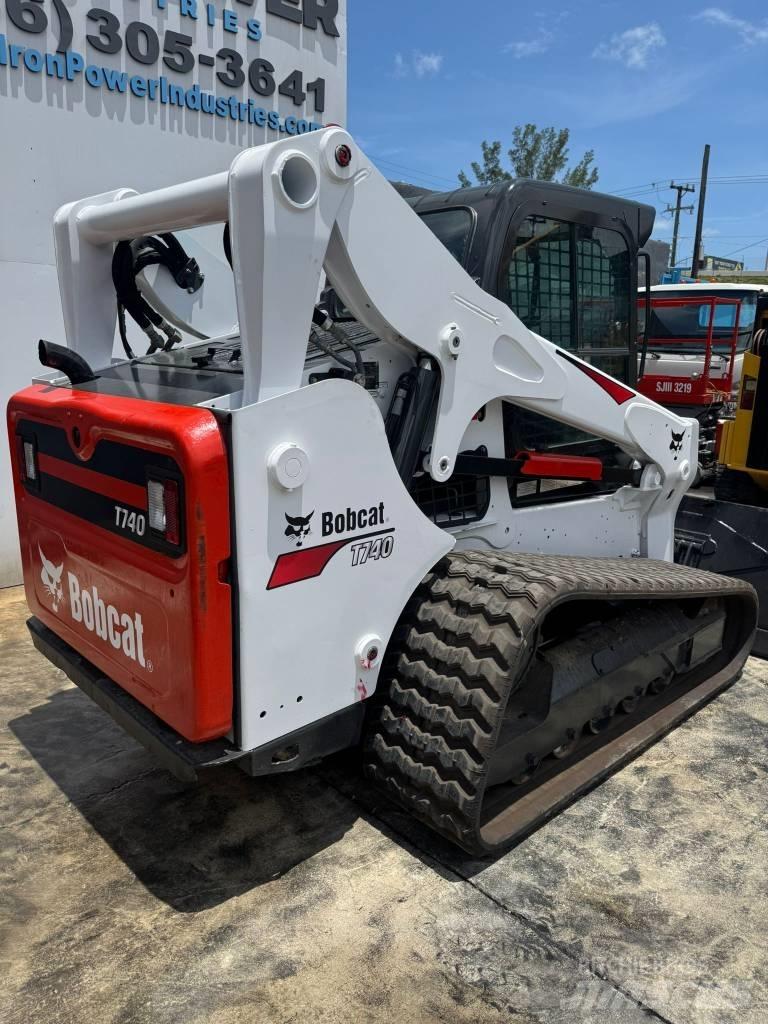 Bobcat T 740 Skid steer loderler
