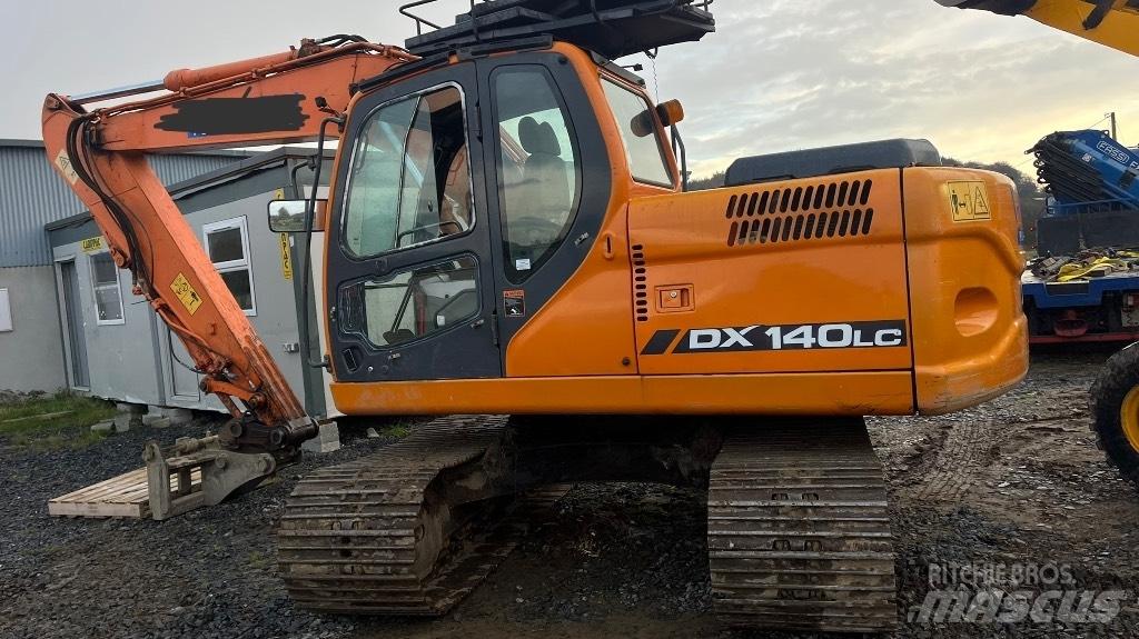 Doosan Dx140 Lastik tekerli ekskavatörler