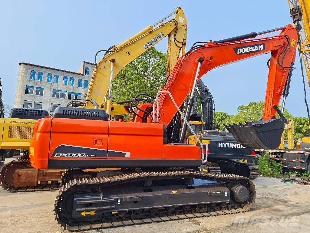 Doosan DX 300 LC Paletli ekskavatörler