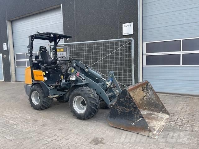 GiANT V452T X-TRA HD Mini yükleyiciler