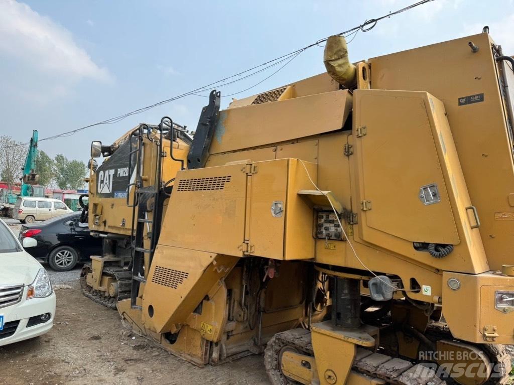 CAT PM 200 Asfalt kaziyicilar