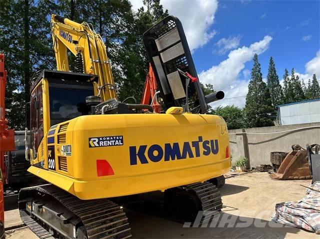 Komatsu PC 200-8 Paletli ekskavatörler