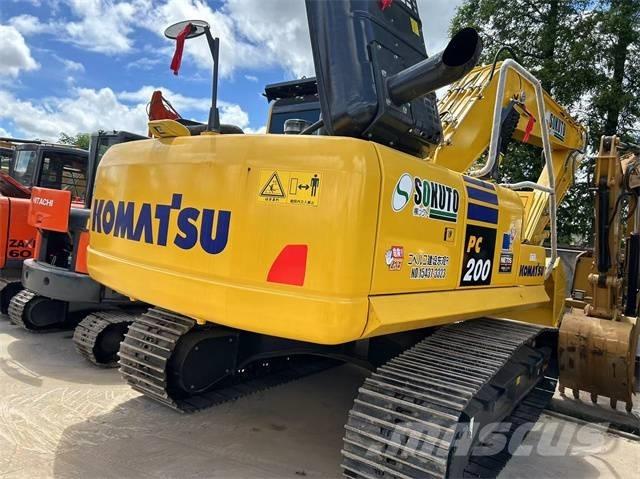 Komatsu PC 200-8 Paletli ekskavatörler