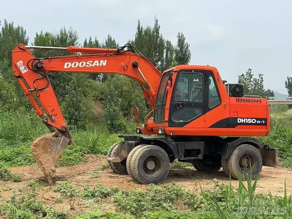 Doosan DH 150 W-7 Lastik tekerli ekskavatörler
