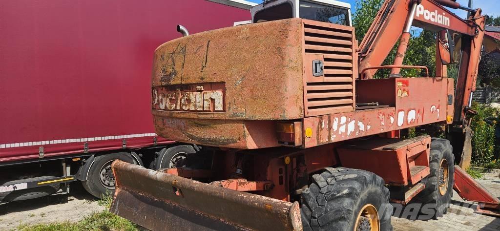 Poclain 82 Lastik tekerli ekskavatörler