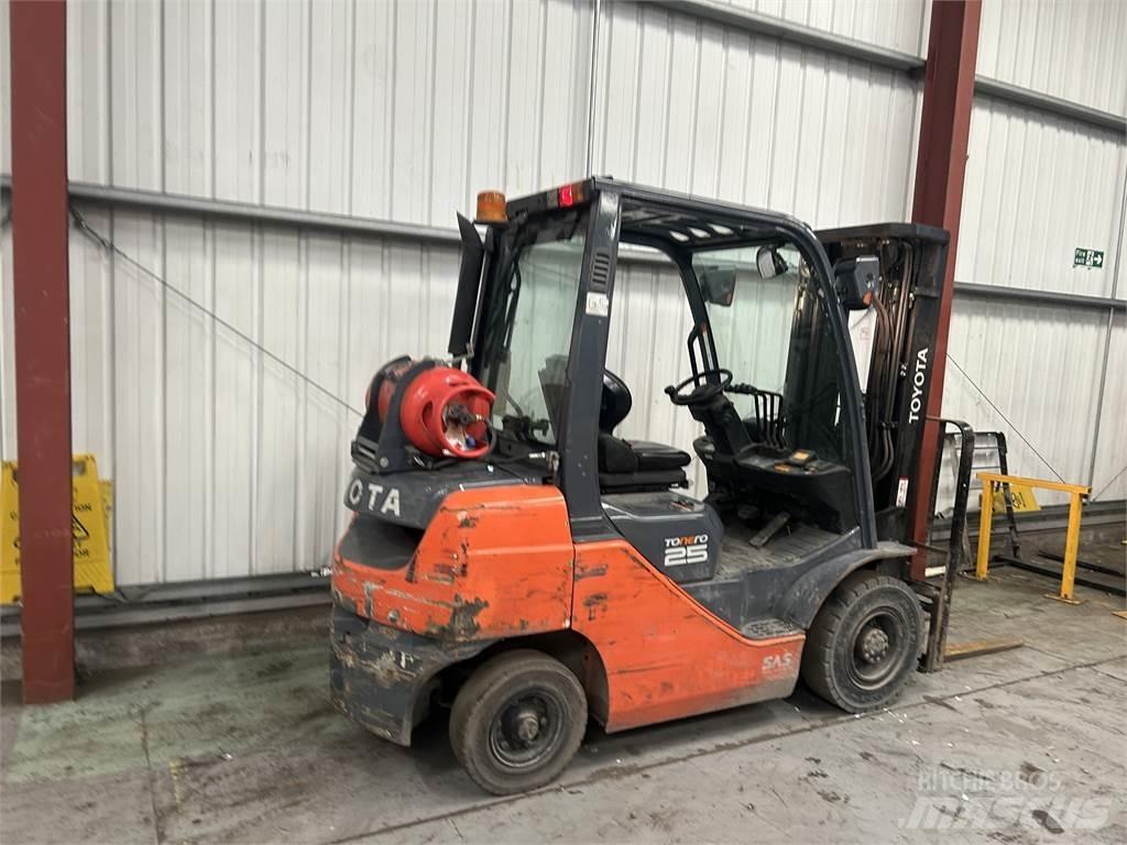 Toyota 02-8FGF25 LPG'li forkliftler