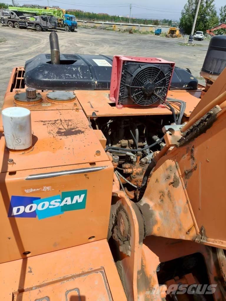 Doosan DH210W-7 Lastik tekerli ekskavatörler