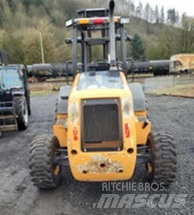 CASE 586H Arazi tipi forklift