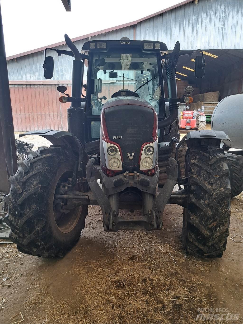 Valtra N123 Traktörler
