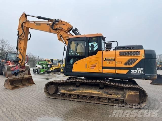 Hyundai HX 220 L Paletli ekskavatörler