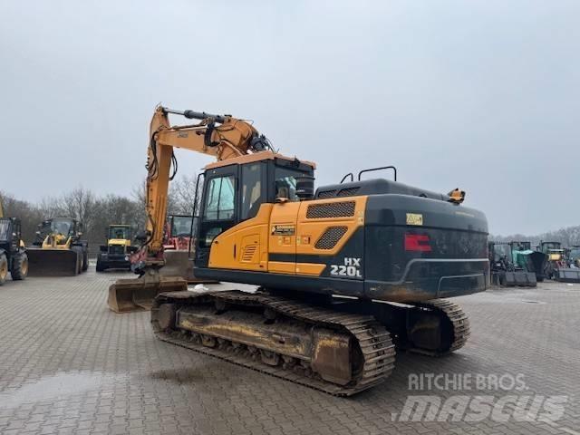 Hyundai HX 220 L Paletli ekskavatörler