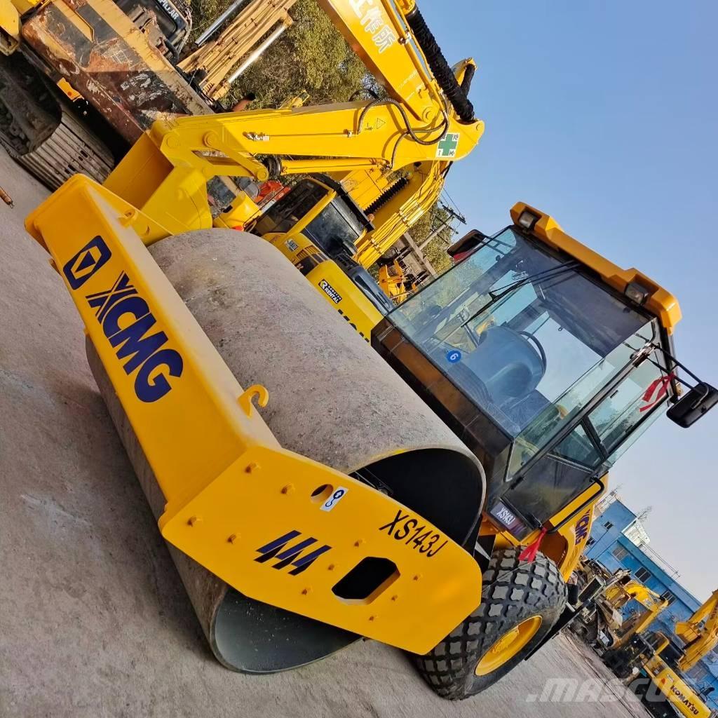 XCMG XS 143 J Tek tamburlu silindirler