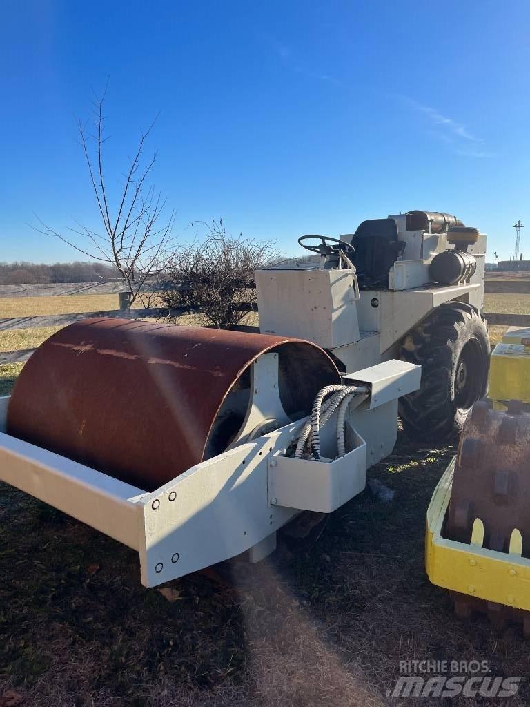 Tampo RS-16 Çift tamburlu silindirler