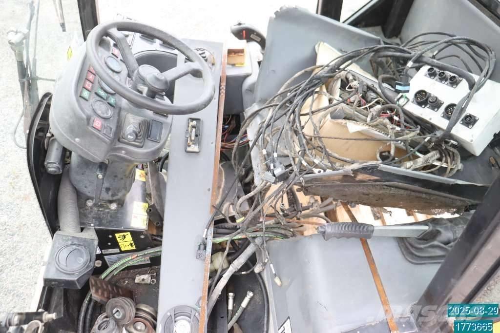 GiANT V 6004 T Mini yükleyiciler