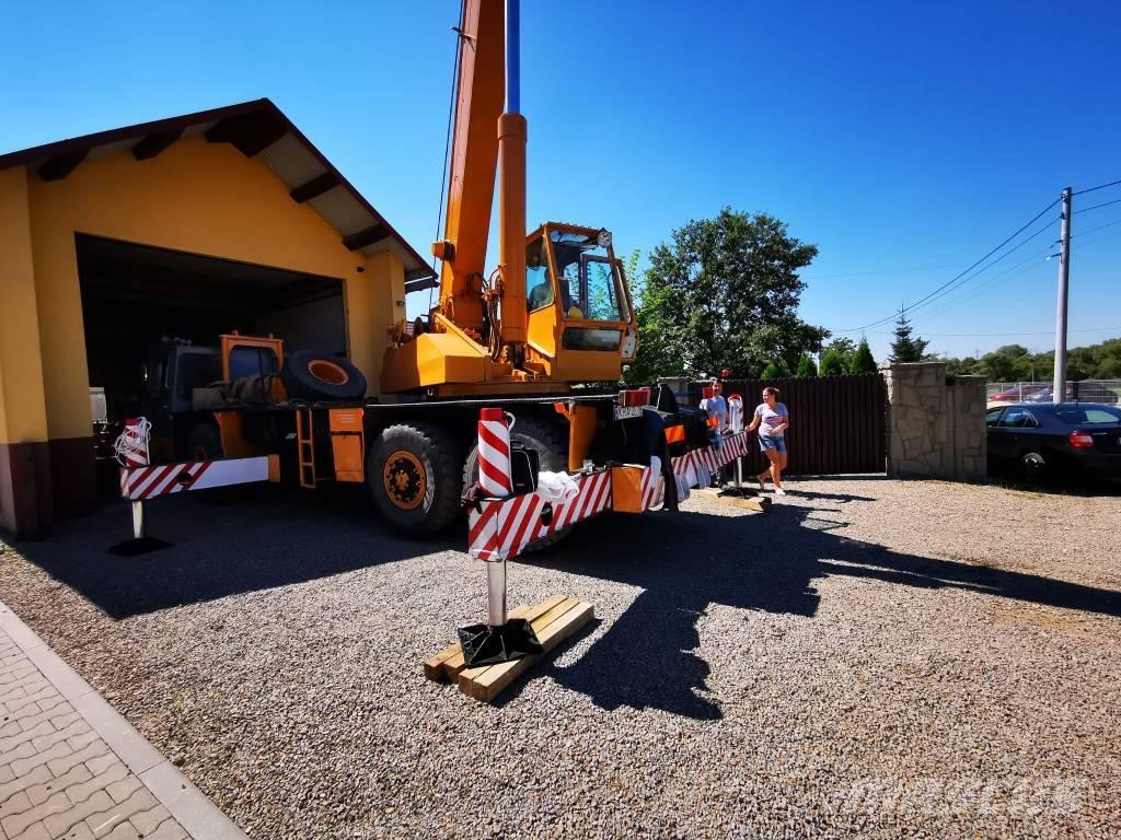 Bumar Fablok Yol-Arazi Tipi Vinçler (AT)