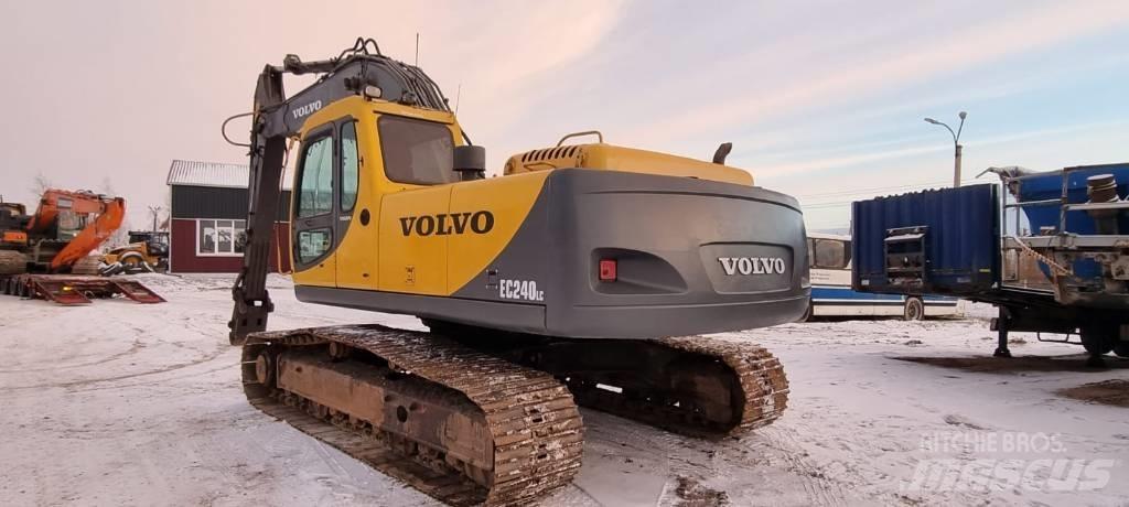 Volvo EC 240 C L Paletli ekskavatörler
