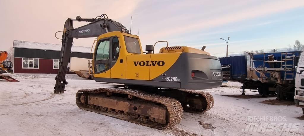 Volvo EC 240 C L Paletli ekskavatörler