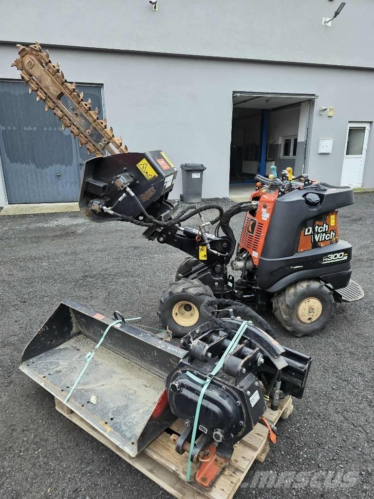 Ditch Witch R300 Kanal kazma makinasi