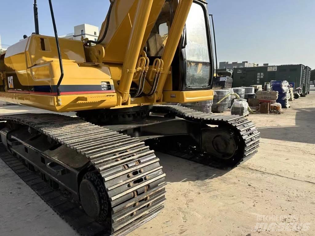 CAT 325 B L Paletli ekskavatörler