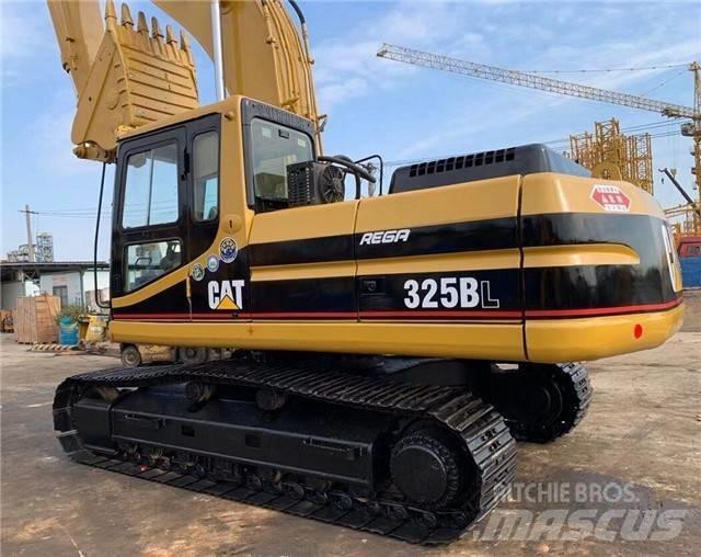 CAT 325 B L Paletli ekskavatörler