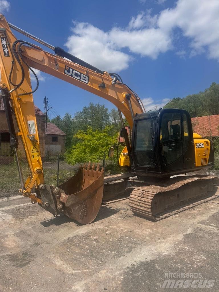 JCB JS 131 LC Paletli ekskavatörler