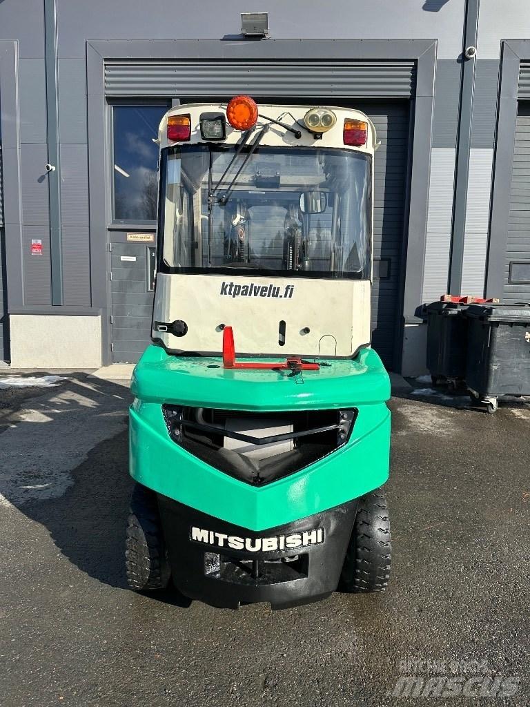 Mitsubishi FD25N Dizel forkliftler