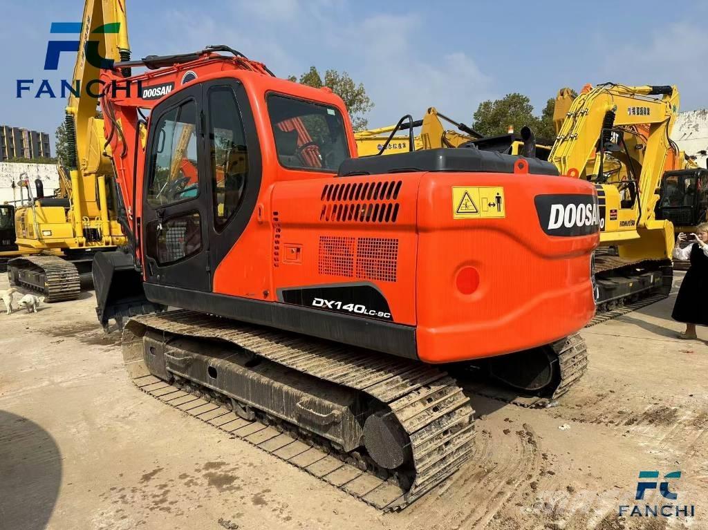 Doosan DX 140 LC Paletli ekskavatörler