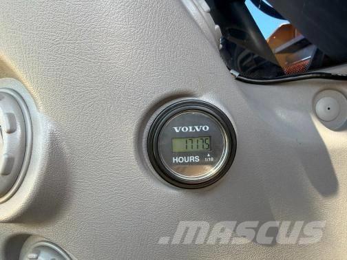 Volvo EC 300 E Paletli ekskavatörler