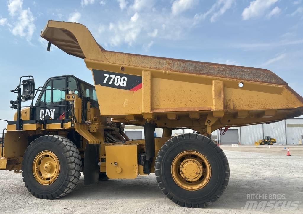CAT 770 G Belden kirma kaya kamyonu