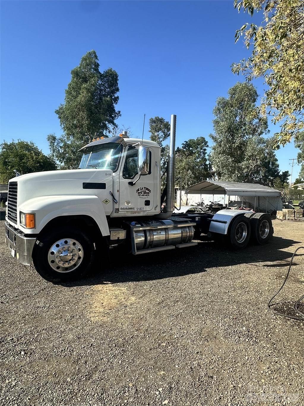 Mack CHU 613 Çekiciler